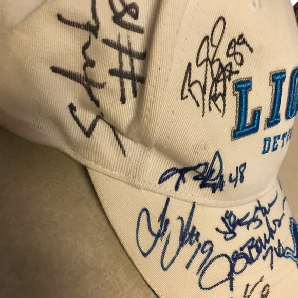 Detroit Lions autographed hats, miniature helmet and jersey. - Picture 7 of 10
